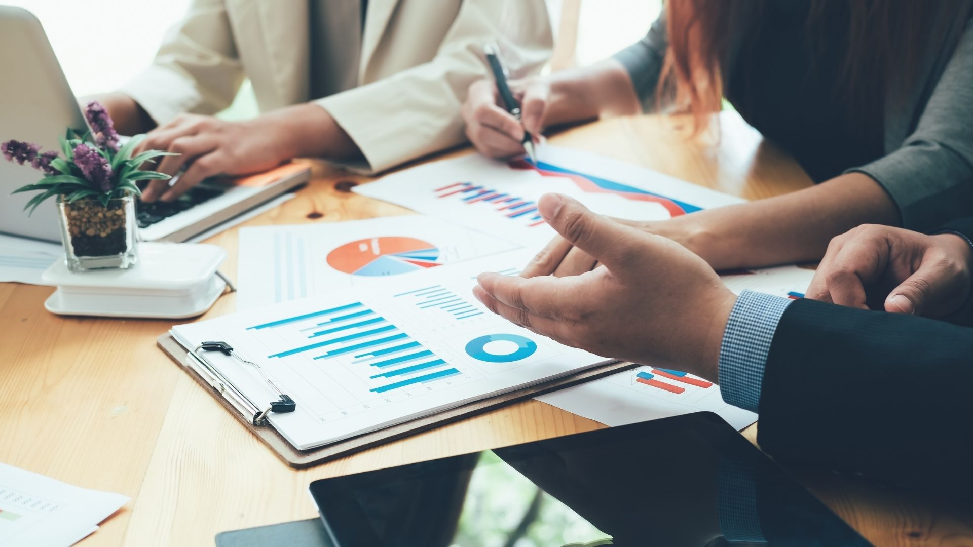 RAAYS Venture SME Growth Partner Background